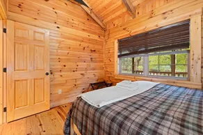 Secluded 2-BD cabin, tranquil mountain setting. Hot Tub Gazebo! Wood fireplace. - Image 3