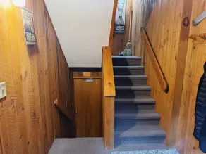 Burke Mt. Wintergreen Slopeside Condo, Ski in & out, rustic decor, pet friendly - Image 2