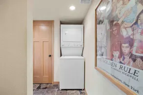 Cozy condo within walking distance to downtown Coeurdalene and the lake  - Image 2