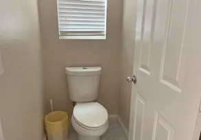 4 BR centrally located House - 10 Minutes From The Strip - Image 5