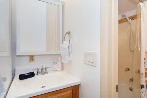 Merveilleux appartement en copropriété avec barbecue, piscine chauffée et jacuzzi | Vue montagne | À côté du ski - Image 3