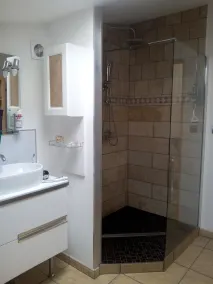 hyggelig lejlighed, lukket parkink gratis, wifi, air condition, 600 m fra Saint-Émilion - Image 2