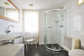 Cozy holiday home in a lovely environment. - Image 2