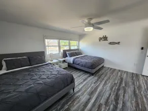 Lake Front, Family fun- Sleeps 8, Newly modern remodeled 3bed/2bath private dock - Image 5