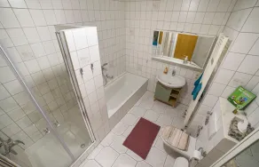 Large bright apartment in the middle of the countryside, family and pet friendly - Image 3