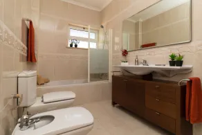 Luxuriöse freistehende Villa mit 6/7 Schlafzimmern, privatem Pool und Spielzimmer - Image 3