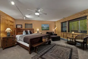 Lake House Luxury Cabin! - Image 3