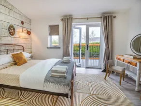 Picked for its glorious views - perfect romantic getaway. - Image 3