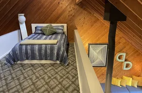 Mid-century A-frame style cabin with lake views near the heart of Amish Country - Image 5