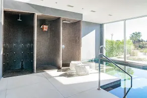 Te- Luxury Resort, Front Line Beach, Families Only - Image 2