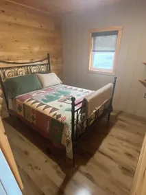 Beautiful Cabin Sleeps 4(up to 6) w/direct access to snowmobile and ATV trails! - Image 4
