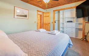 Seneca Hideaway Main Cabin  - Image 5