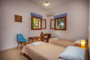Spacious Villa for 6 with Private Pool & Large Garden, 400m from the beach - Image 5