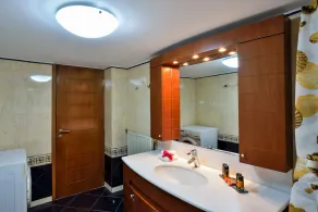 Dora's House - A sea view 3-bedroom luxury apartment - Image 2