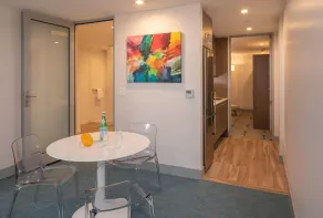 Suite 9, Largest Suite - Image 3