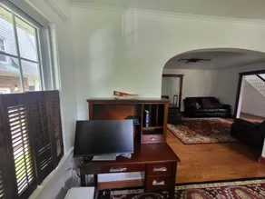 Teaneck Cozy Home - Image 2