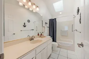 3bd2.5ba Ocean/Mountain View Single Level Spacious House sleeps 8 - Image 3