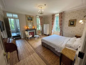 Fairytale castle with heated outdoor pool - Image 5