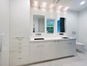 Modern and Quiet Mauna Kea Gem - Image 3