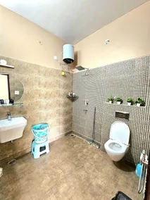 Private Garden Villa by Ganges. 2BK with beautiful Garden/Kitchen/Wi-Fi/Parking - Image 4