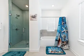 Beach Vacation for Big Families | Beach, Pool & Bay in Orange Beach - Image 4