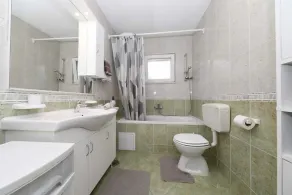Villa w/private pool near Trogir & SPU Airport - Image 3