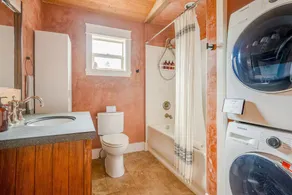Private Guest Suite in the Heart of Old Bend - Image 2