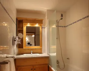 50m from ski slopes, fitness, swimming pool, sauna, hammam, balcony, fireplace or stove, tv - Image 5