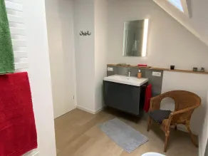 Topp Gedämmte Dachgeschosswohnung, Komfortabel u. Gemütlich - Image 2