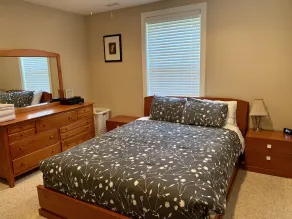 Newly Remodeled! Near Old Town - 2 metros - Solar Home away from home 1600sq - Image 5