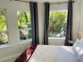 Private large up to 3 bedrooms waterfront suite,pet friendly. - Image 5