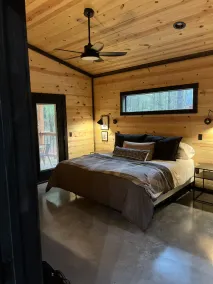 The Stunning Shady Creek Cabin - Image 3