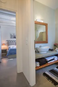 Villa Emily a 1 bedroom villa in Punda Beach Paros ideal for couples. - Image 4