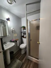 Bear Necessities Cottages - Image 5