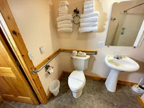 2 bedroom cottage 2.5 miles from Munising, MI and the Pictured Rocks Cruises. - Image 3
