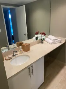 Luxury 5 Star Oceanfront Hollywood Beach 2/2 Condo - Image 3