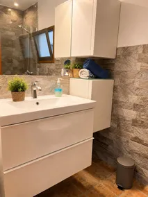 Appartement de 2 chambres, au centre de la ville - Image 2