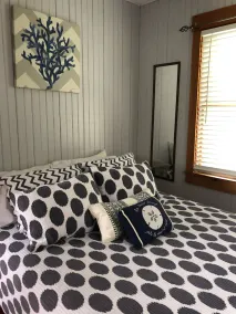 Cozy New England Beach Cottage avec plage privée et rampe de bateau, vues incroyables - Image 4