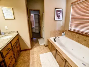 Grande maison avec beaucoup d'espace pour votre grand groupe. 1/4 mile de Table Rock Lake - Image 5