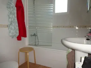 chalet confortable, aire acondicionado, una piscina de agua salada, jardín cerrado, wifi, TV vía satélite 3 dormitorios - Image 5