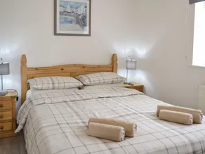 A peaceful haven with a summerhouse and just minutes from Mevagissey and Fowey. - Image 5
