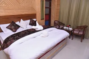 Sarahan Holliday Inn - Image 4