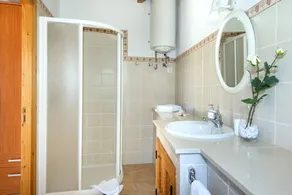 Owl Booking Villa Bennasar - Rustic Stay - Image 3