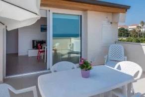Splendid attic with large veranda. - Image 3