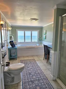 5 star Bayfront with 4 BR and 2 full bathrooms - room for multiple families - Image 3