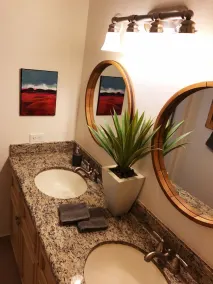 Meilleure piscine de la région!- Marchez vers tout la vieille ville! -2 suites de maître privées - Image 4