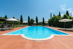 Agriturismo \"Fattoria\" con piscina condivisa, giardino privato e Wi-Fi - Image 4