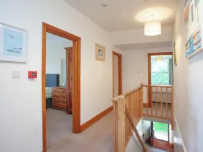 5 bedroom accommodation in Kingsbridge - Image 2
