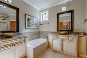 Large family home on the golf course, 2 golf carts plus a community pool!  - Image 3