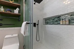 Bedroom Luxury Condo Steps to Lifts. - Image 3